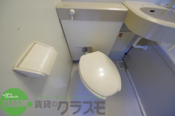 トイレ(コンパクトで使いやすいトイレです)