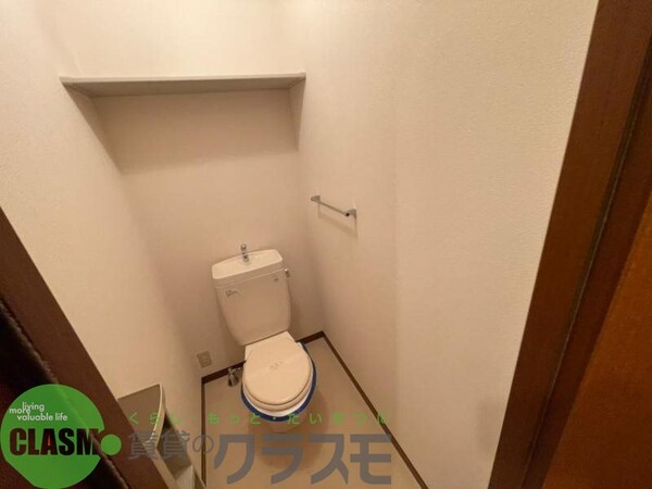 トイレ(落ち着いた色調のトイレです)