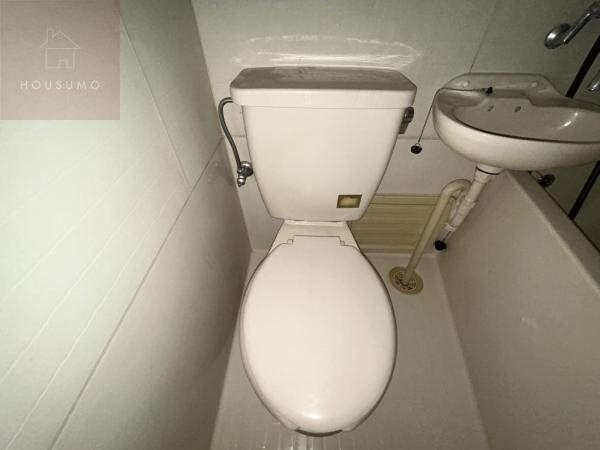 トイレ(コンパクトで使いやすいトイレです)