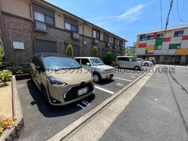 駐車場(駐車場です)