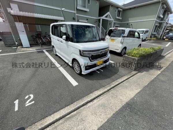 駐車場(駐車場です)