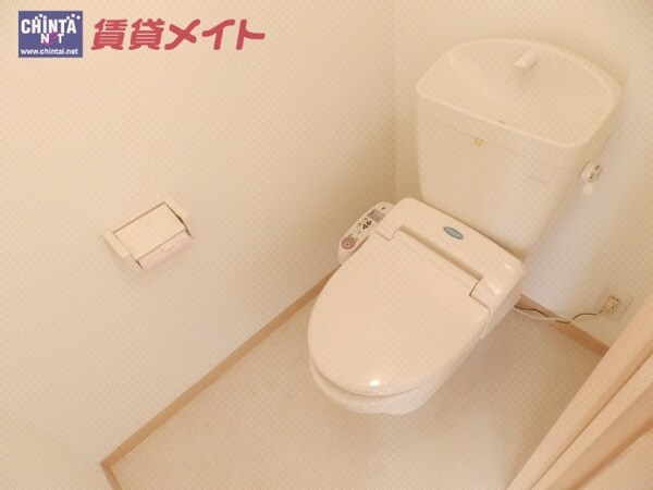 トイレ(同じ物件、別部屋の写真です。)