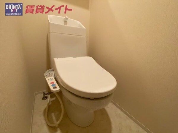 トイレ(同物件別部屋の参考写真)