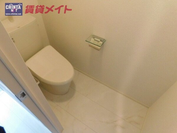 トイレ(同タイプ物件の参考写真です)
