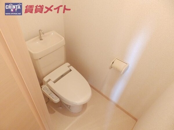 トイレ(同型反転画像参考)
