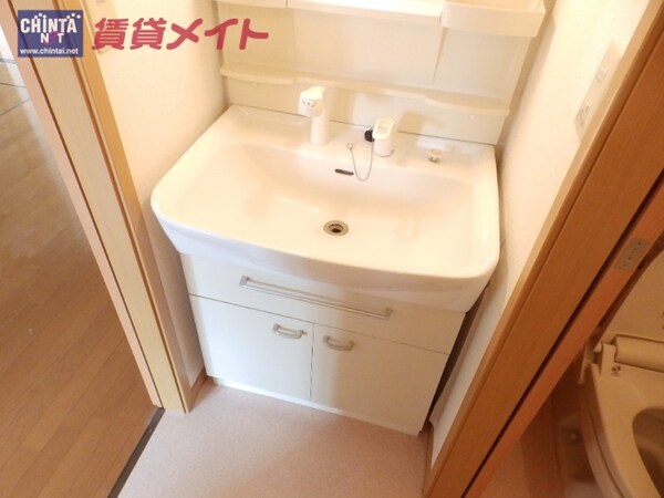 洗面設備(同型部屋写真です。)