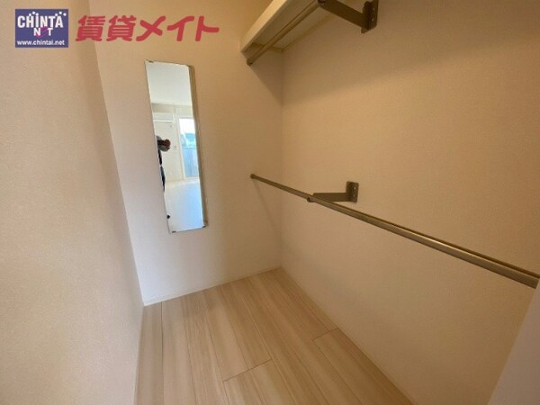 収納(同物件別部屋の写真)