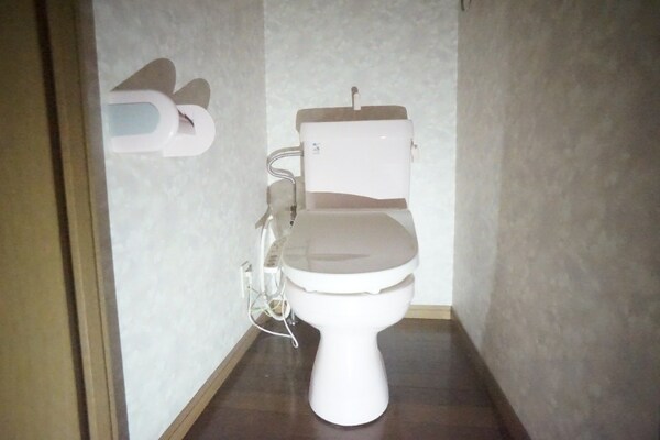 トイレ(別号室)