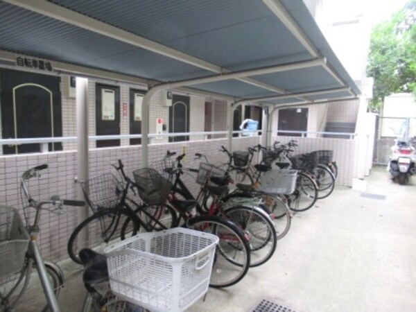 敷地内/建物(自転車置場)