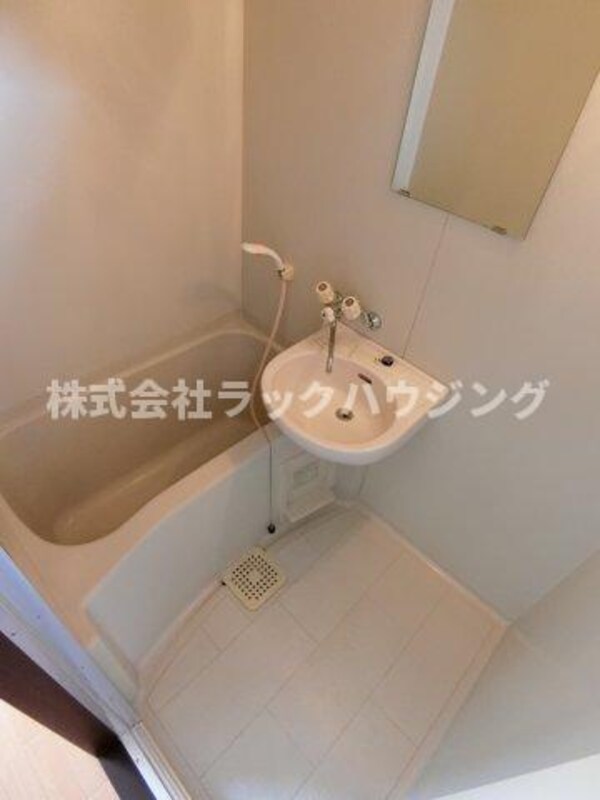 浴室(☆バス・トイレ別
【お部屋さがしはラックハウジングにお問合せ)