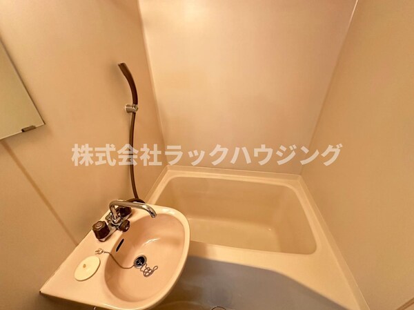 浴室(【お部屋探しはラックハウジングにお問合せ下さいませ】)