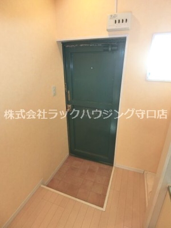 玄関(【お部屋さがしはラックハウジングにお問合せ下さいませ♪】)