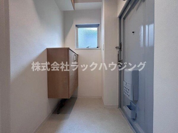 玄関(【お部屋さがしはラックハウジングにお問合せ下さいませ♪】)