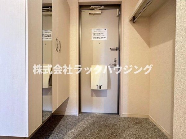 玄関(【お部屋さがしはラックハウジングにお問合せ下さいませ♪】)