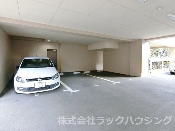 駐車場(【お部屋さがしはラックハウジングにお問合せ下さいませ♪】)