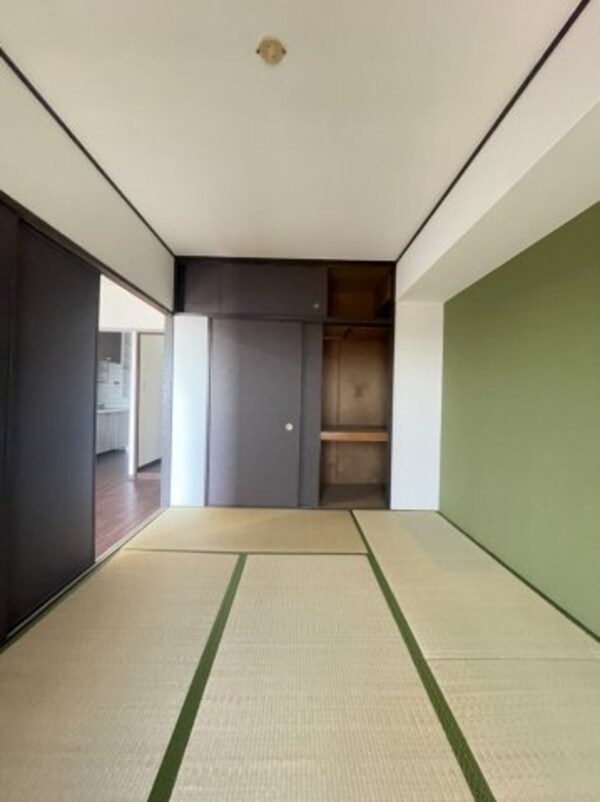 和室(日本の伝統が伝わる和室)
