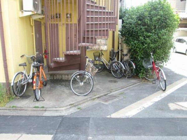 その他共有部分(駐輪場は自転車もしくは原付バイクが置いて頂けます。)