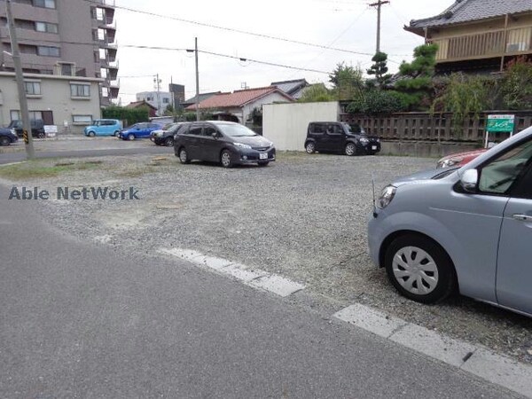 周辺環境(近隣月極駐車場)