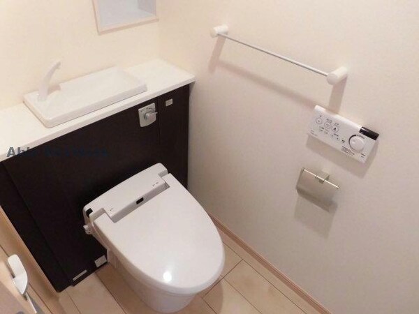 トイレ(※別室、参考画像)