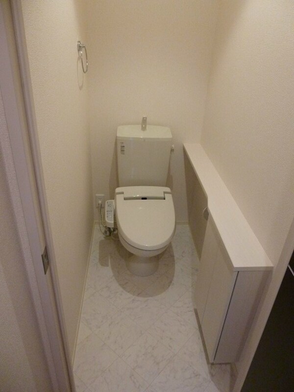 トイレ(※写真は別部屋のものです。（参考）)