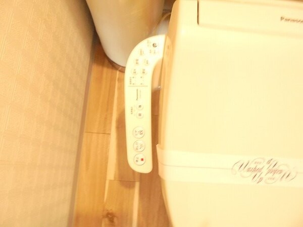 トイレ(写真は201号室です。（参考）)