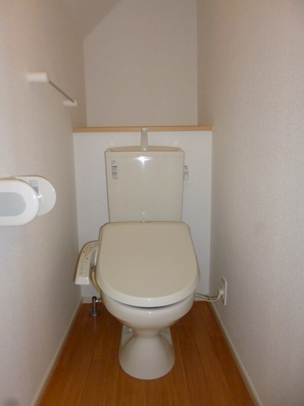 トイレ(写真は104号室)