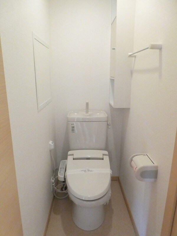 トイレ(写真は203号室（参考）)