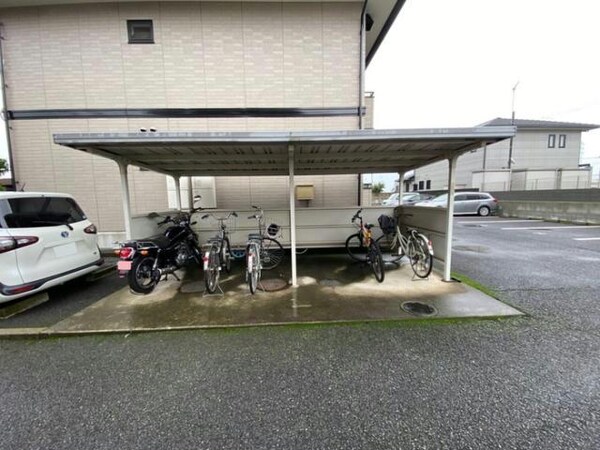 駐輪場(屋根付き駐輪場)