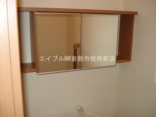 トイレ(トイレ戸棚)