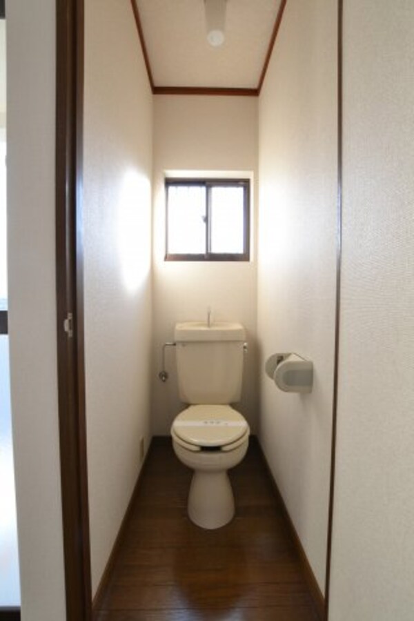 トイレ(別号室の画像です。ご参考下さい)