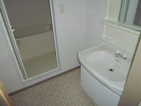 洗面・脱衣所(同間取り別室の写真です。現況を優先します（103）)