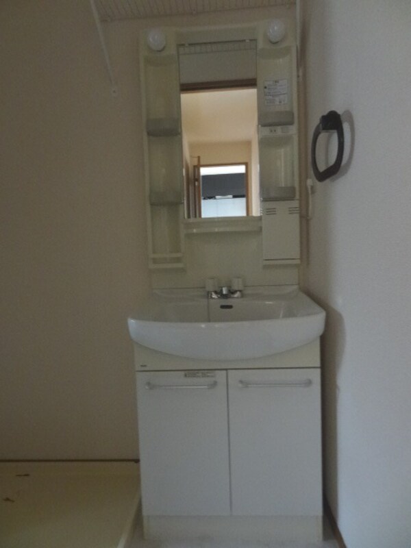 洗面・脱衣所(2階別室の参考写真です。現況を優先します。（B202）)