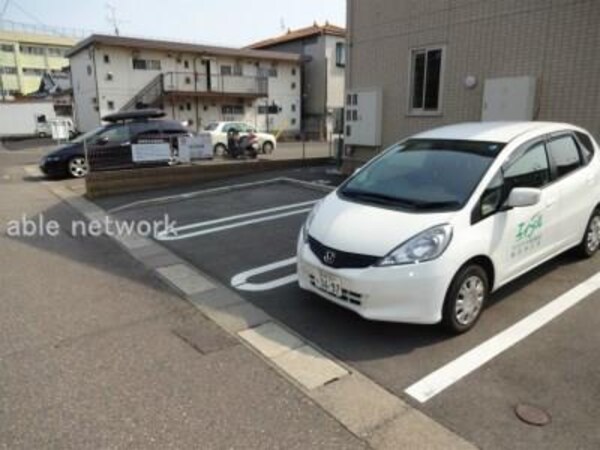 駐車場・駐輪場