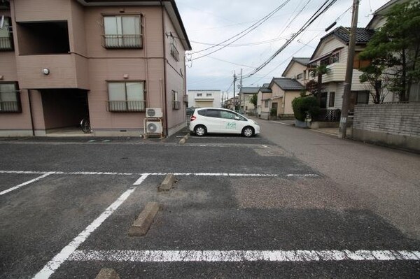 駐車場・駐輪場