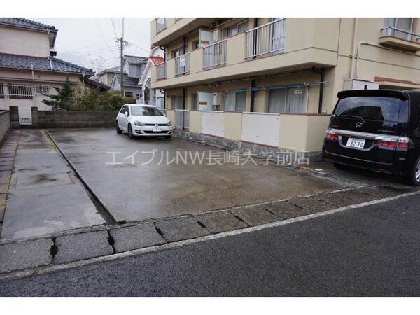 駐車場(駐車場)