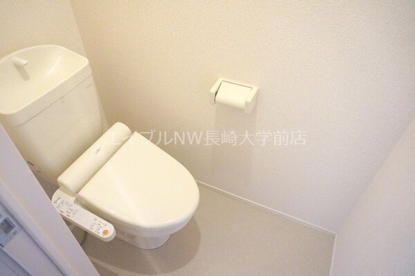 トイレ(※同タイプ別号室写真)