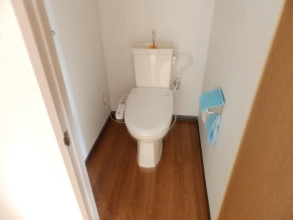 トイレ(同物件別部屋写真)