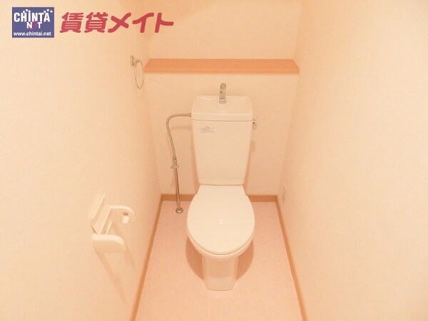 トイレ(トイレ同物件の別部屋のモデル写真となります)