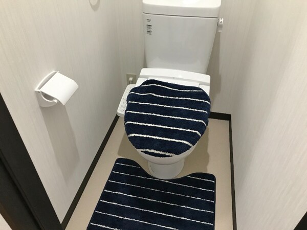 トイレ(※家具は設備ではありません)
