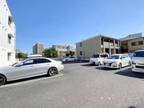 駐車場(★賃貸物件のお問い合わせはタウンハウジング登戸店まで★)