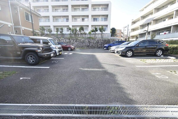 駐車場(★賃貸物件のお問い合わせはタウンハウジング登戸店まで★)