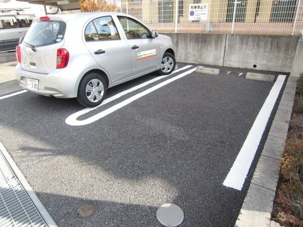 駐車場(タウンハウジングまで)