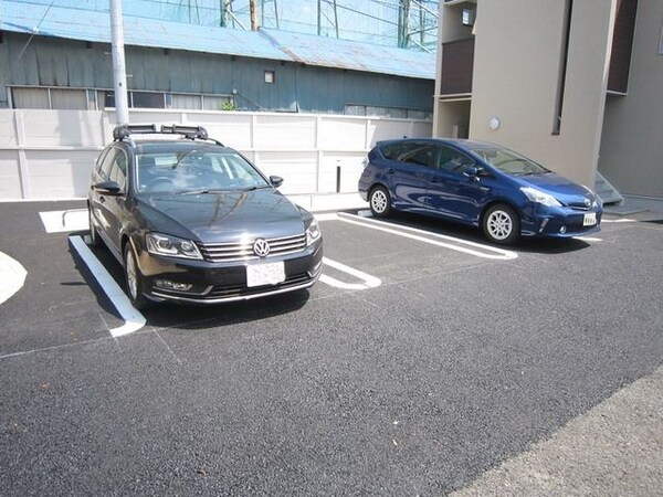 駐車場(お問い合わせはタウンハウジングまで)