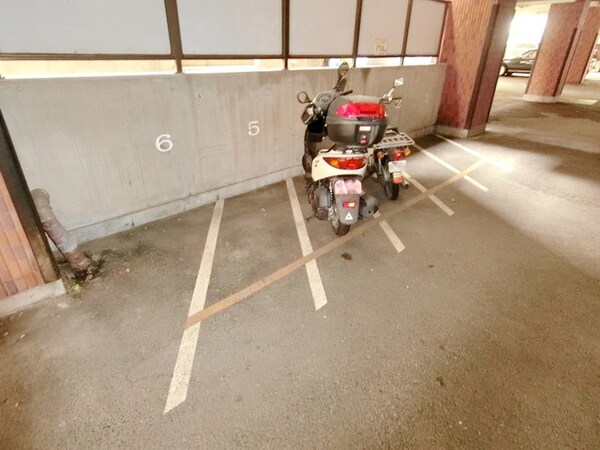 共有部分(バイク置き場)