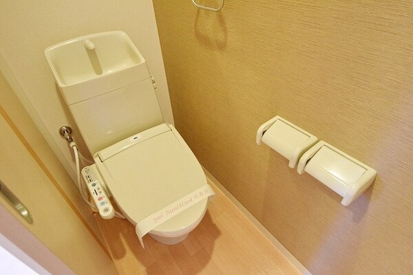 トイレ(★清潔感のあるトイレはうれしいウォシュレット付きです★)