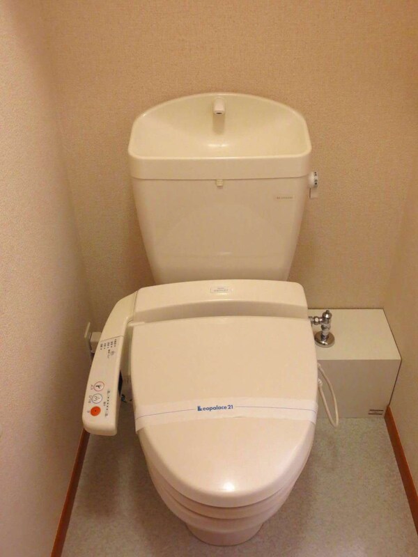 トイレ(温水洗浄機付き)