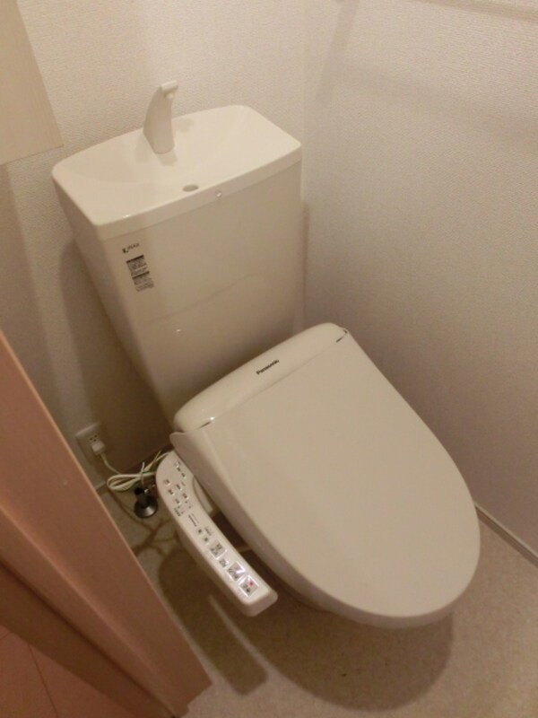 トイレ(※別号室参考写真です)