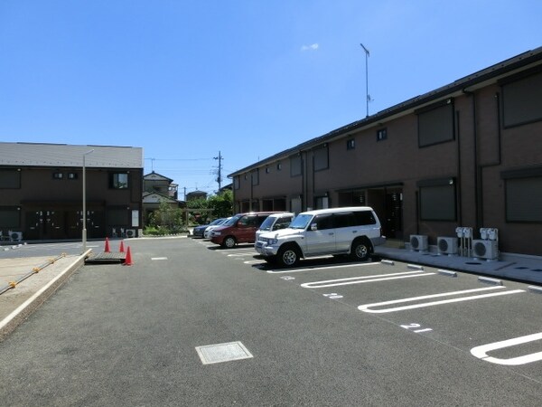 駐車場(現地待ち合わせ歓迎♪お問合せはタウンハウジング蘇我店まで！)