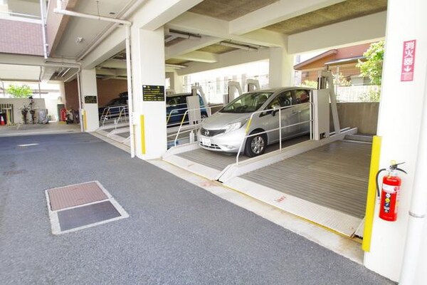 駐車場(★お問い合わせはタウンハウジング新百合ヶ丘店まで★)