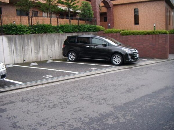 駐車場(★お問い合わせはタウンハウジング新百合ヶ丘店まで★)